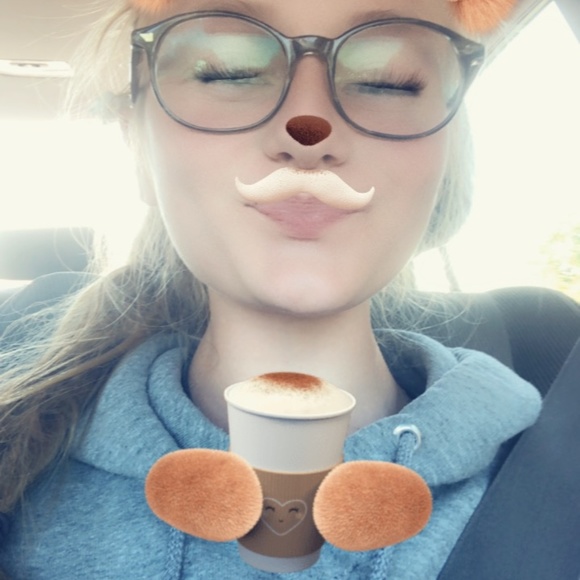 Meet your Posher, Julia - Picture 1 of 3